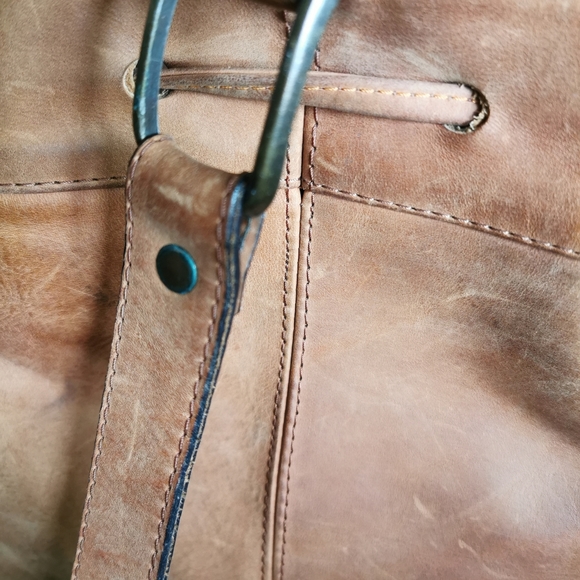 Thick leather over shoulder, tan leather - Picture 2 of 15